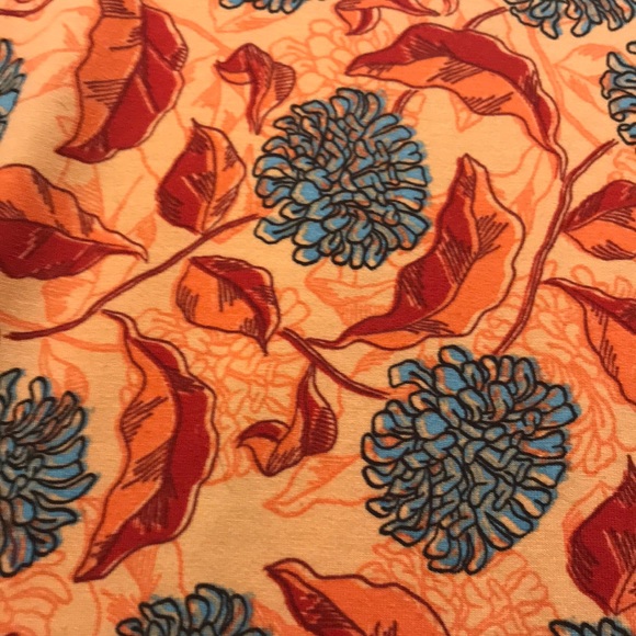 Lularoe Perfect tee, floral, large, EUC - Picture 2 of 3